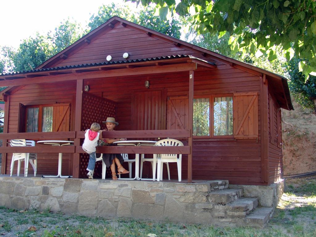 Bungalows Pena Montanesa Aínsa Quarto foto